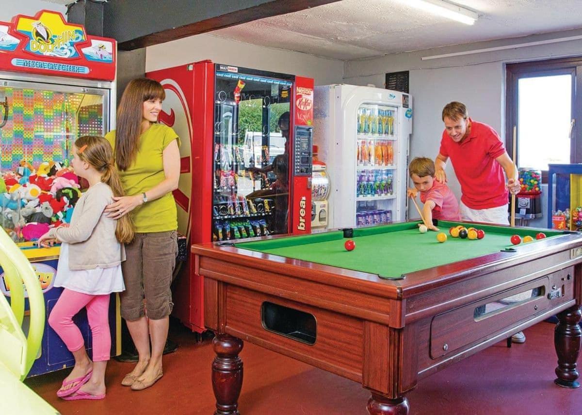 White Tower Holiday Park Llandwrog Ngoại thất bức ảnh